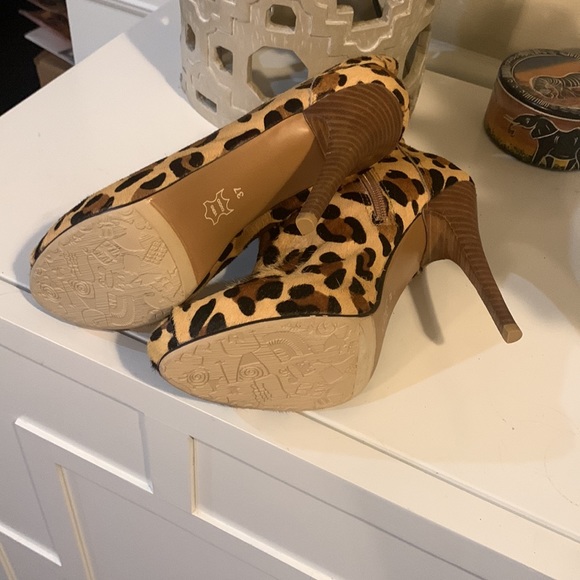 Heels - Picture 4 of 4